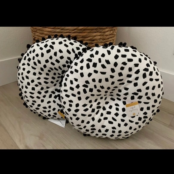 target round pillow